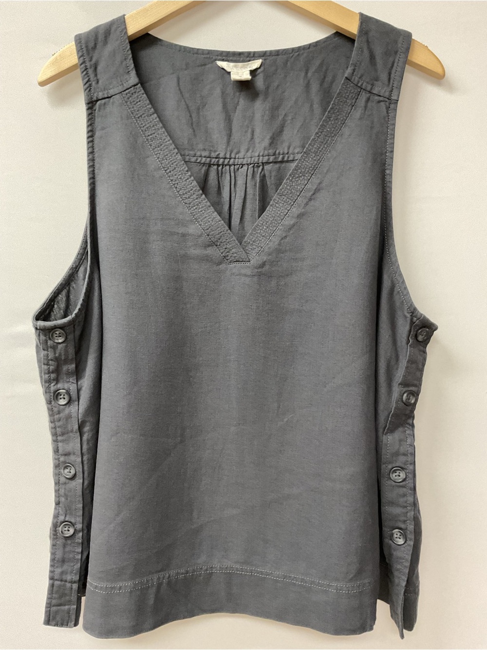Brand New-Caslon Women’s Linen Blend Side Button V-Neck Top